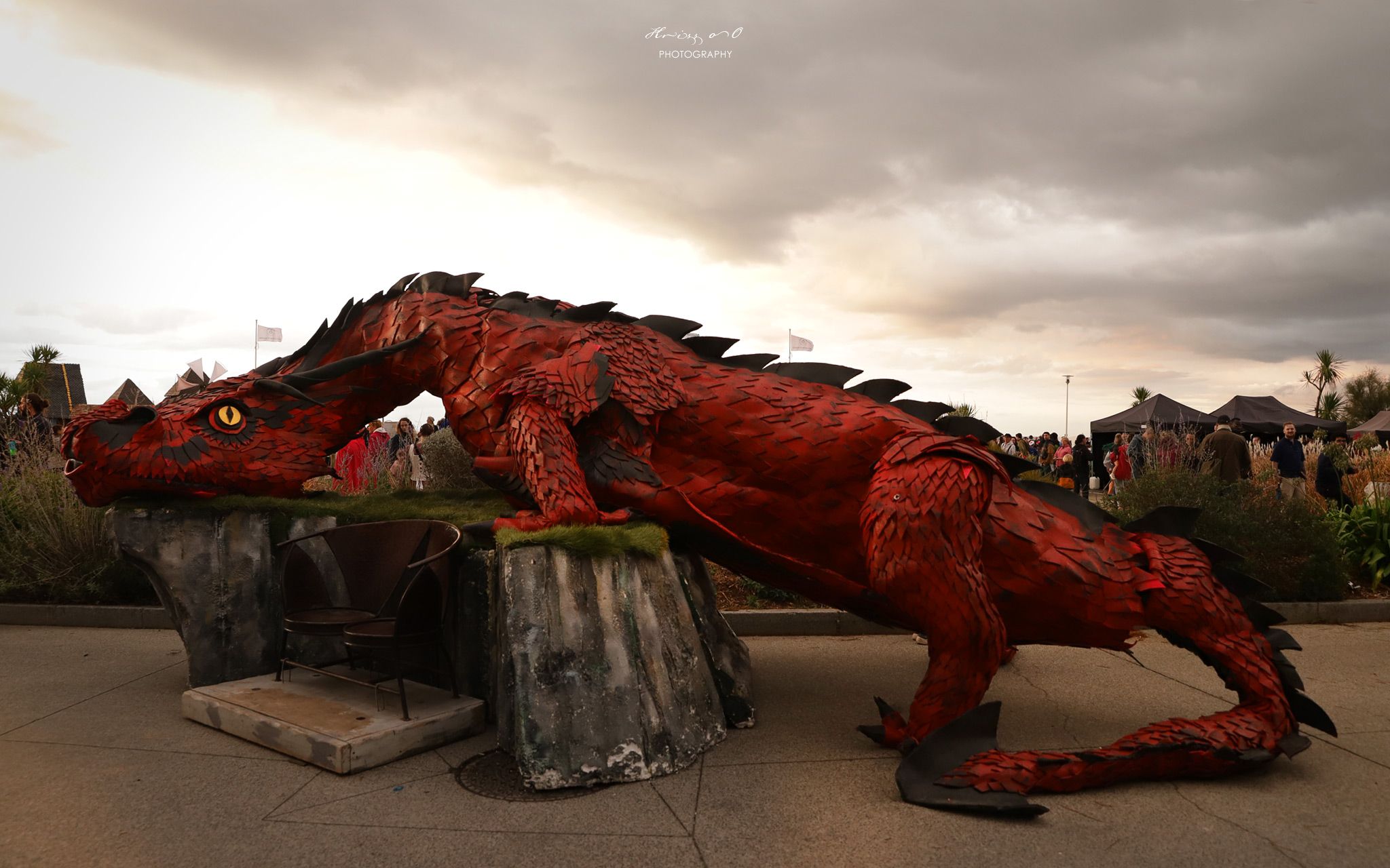 Le grand Dragon Sculpture d'un grand dragon - Symbole du festival